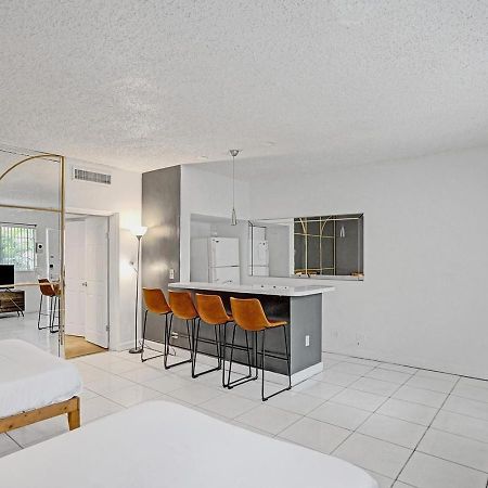 Hallandale Holiday Retreat Hollywood Boardwalk Hallandale Beach Exterior photo